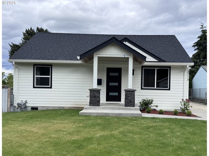 Property Photo: 3716 NE 114th Ave OR 97220