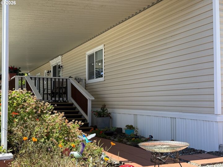 Property Photo: 15765 Highway 101 9 OR 97415