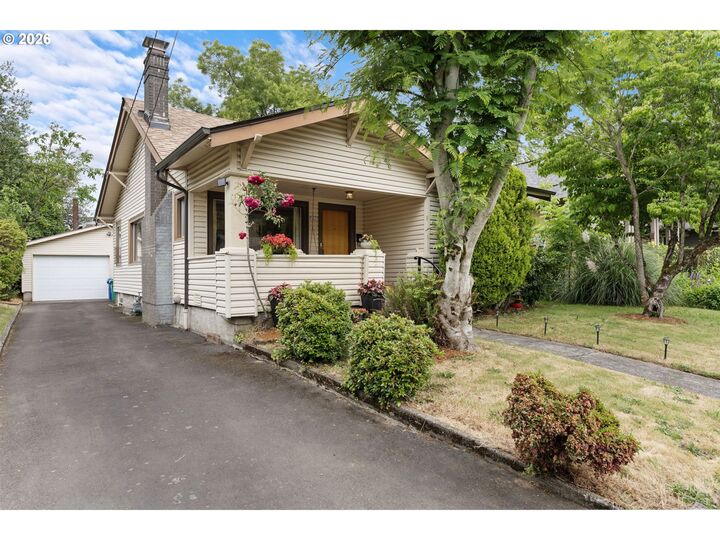 Property Photo: 5825 NE Everett St OR 97213
