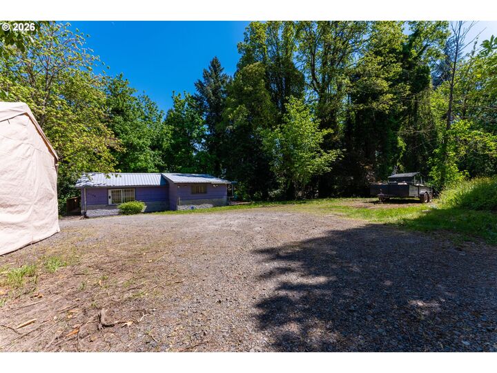 Property Photo: 2700 Underhill Ln OR 97068