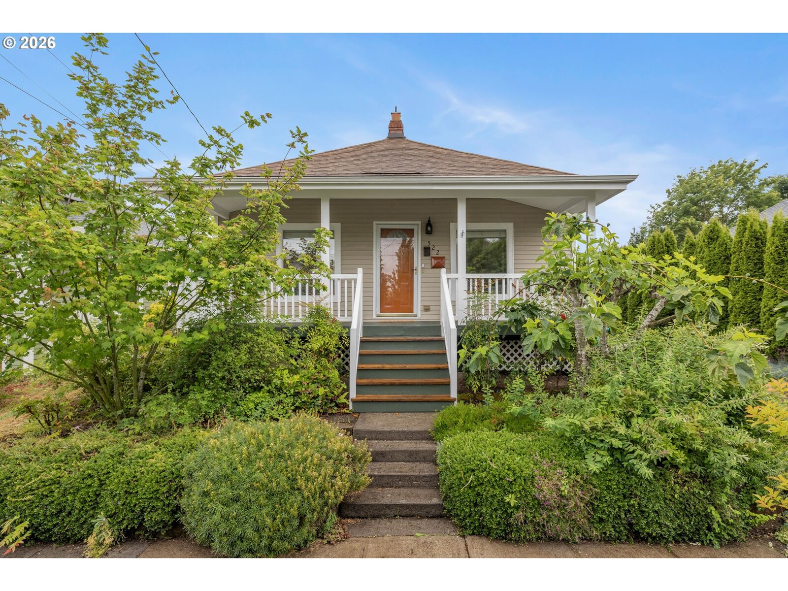 Property Photo:  522 NE Sumner St  OR 97211 