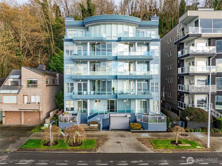 Property Photo: 1374 Alki Avenue SW 400 WA 98116