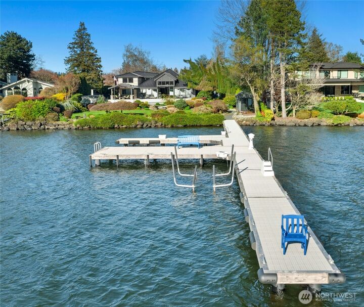 Property Photo:  70  Cascade Ky  WA 98006 