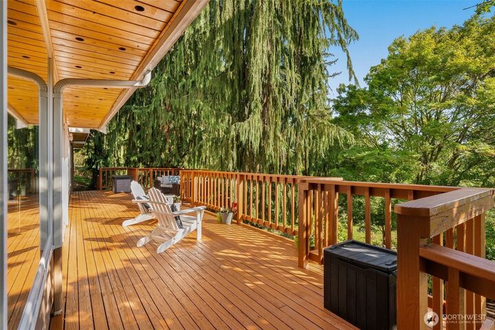 Property Photo: 6183 NE 187th Place WA 98028