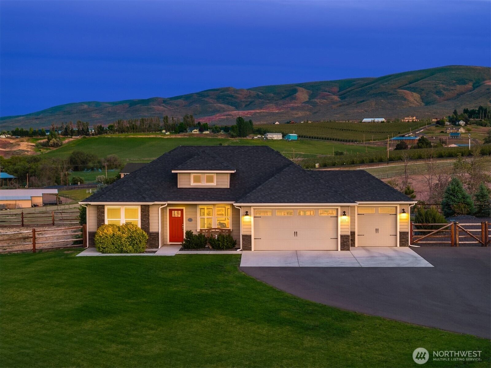 Property Photo: 150 Stonegate Drive WA 98926
