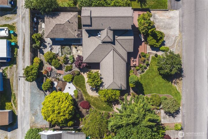 Property Photo: 809 33rd Street WA 98221