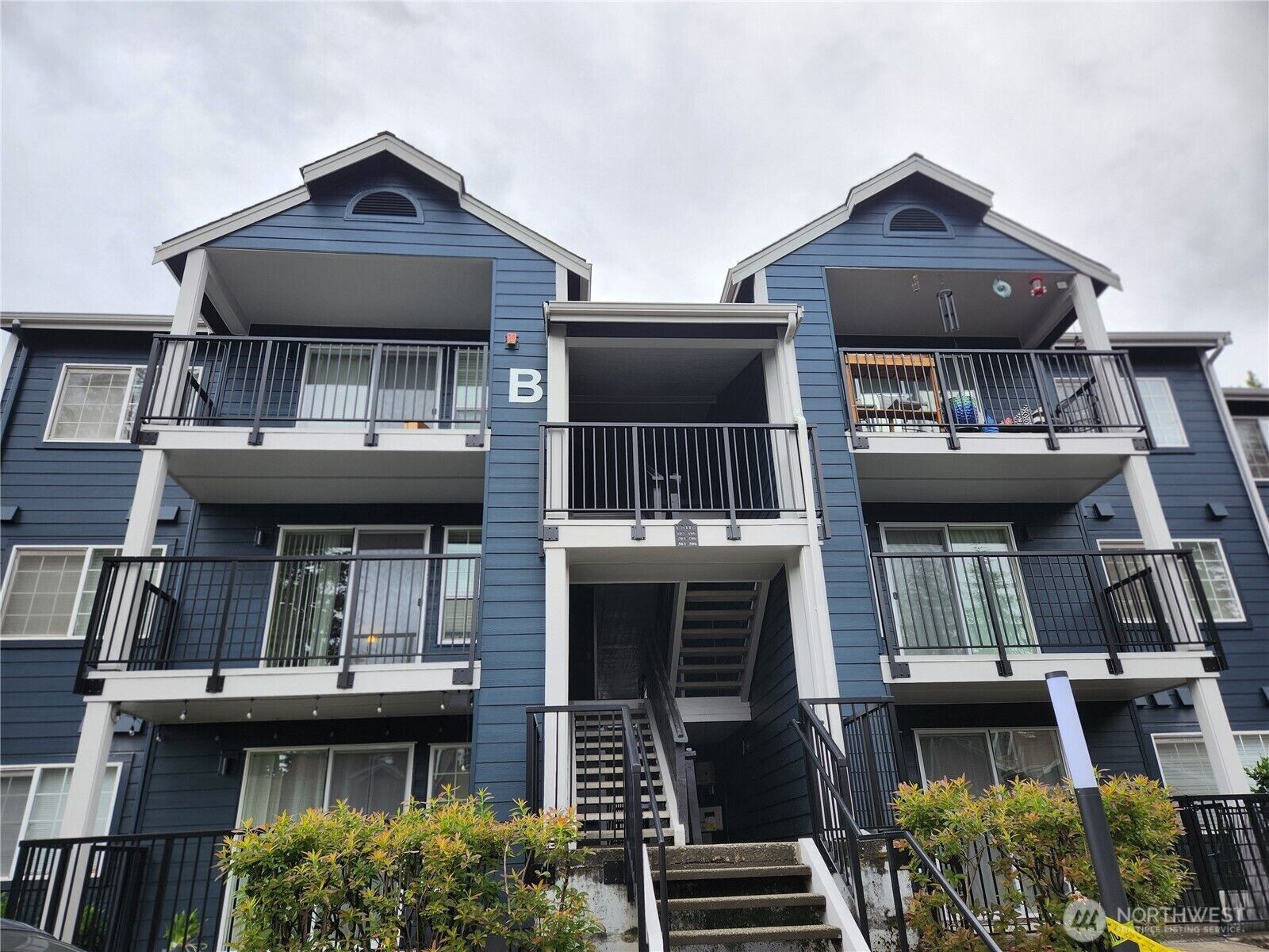 Property Photo: 215 100th Street SW B-204 WA 98204