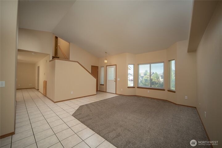 Property Photo: 808 Acacia Lane WA 98926