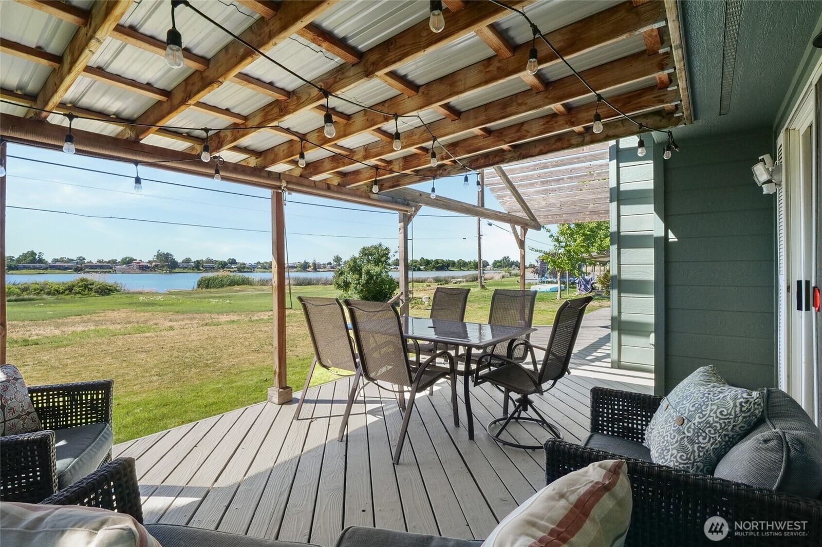 Property Photo: 1202 S Eastlake Drive WA 98837