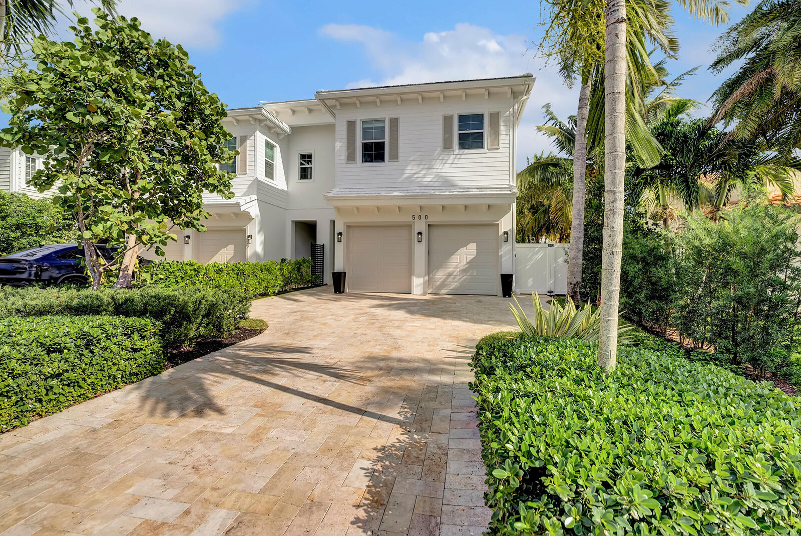 Property Photo:  500 NE Wavecrest Way  FL 33432 