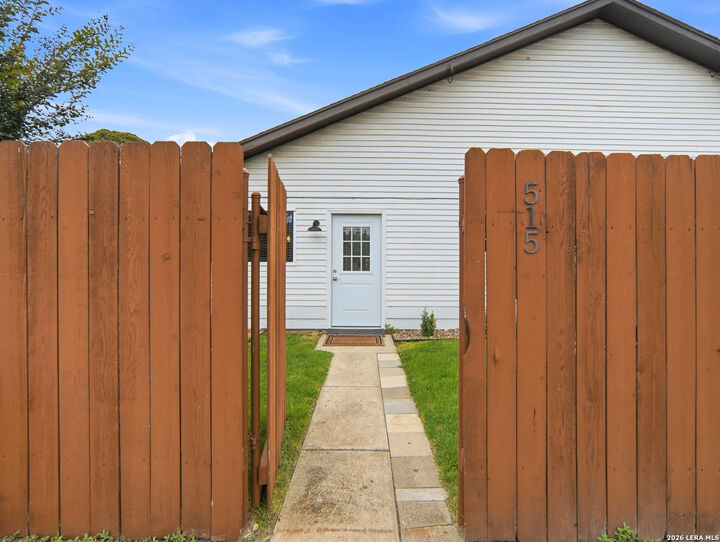 Property Photo:  515 Oak Park Dr 515  TX 78006 