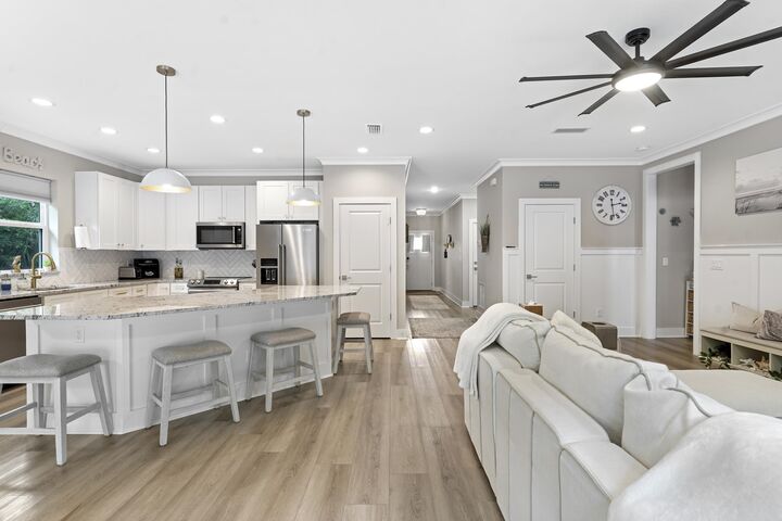 Property Photo: 633 W Pope Rd FL 32080