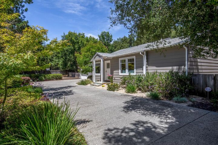 Property Photo:  3270 Woodside Road  CA 94062 