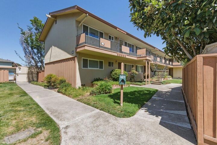 Property Photo: 1337 Phelps Avenue 9 CA 95117