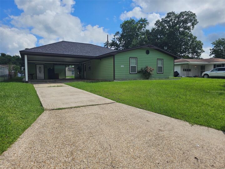 Property Photo: 410 Crepe Myrtle Ave. TX 77630