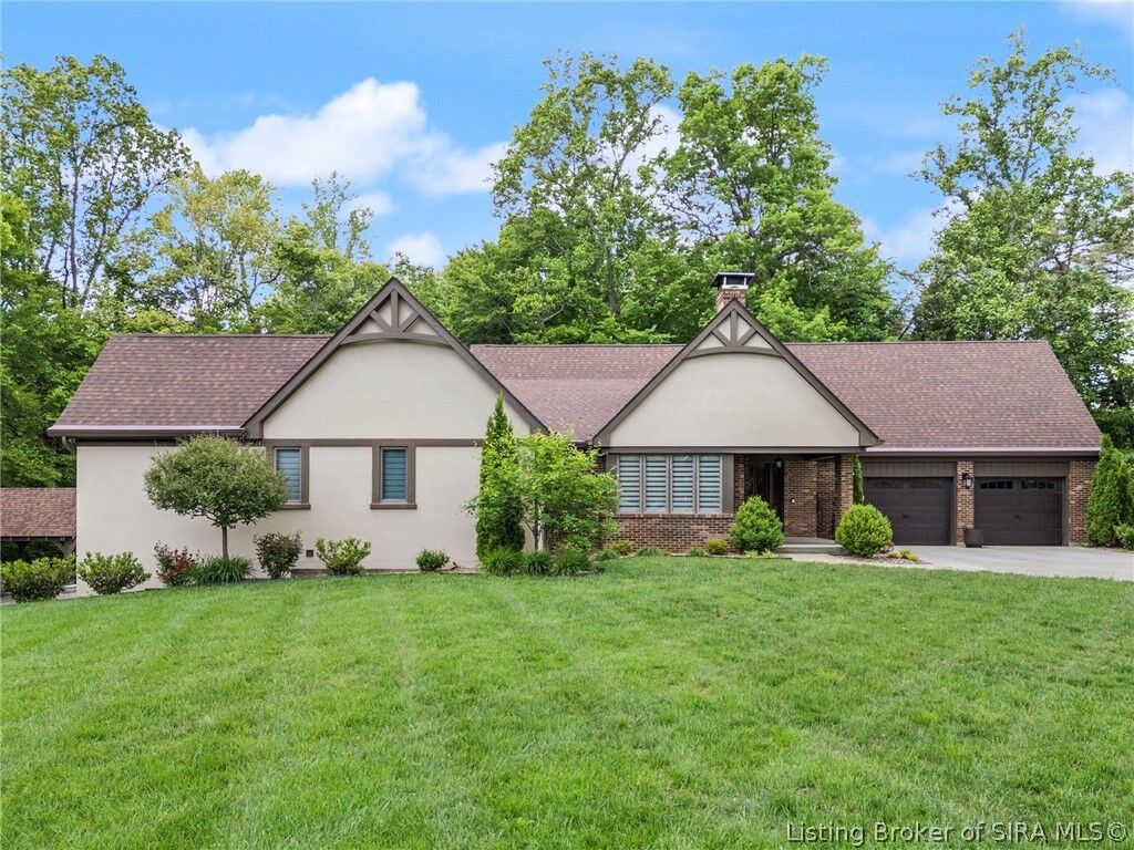 Property Photo: 3611 Vale Hill Drive IN 47119