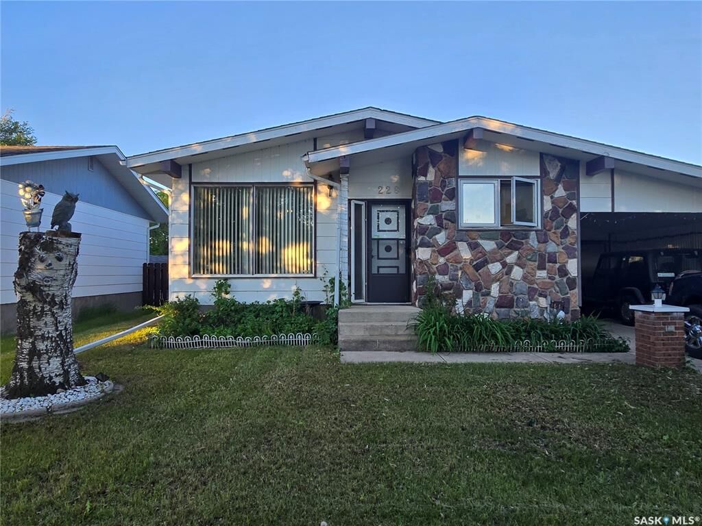 Photo de la propriété:  228 10th Street  SK S0K 2A0 
