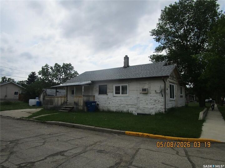 330 2nd Avenue E — photo 1