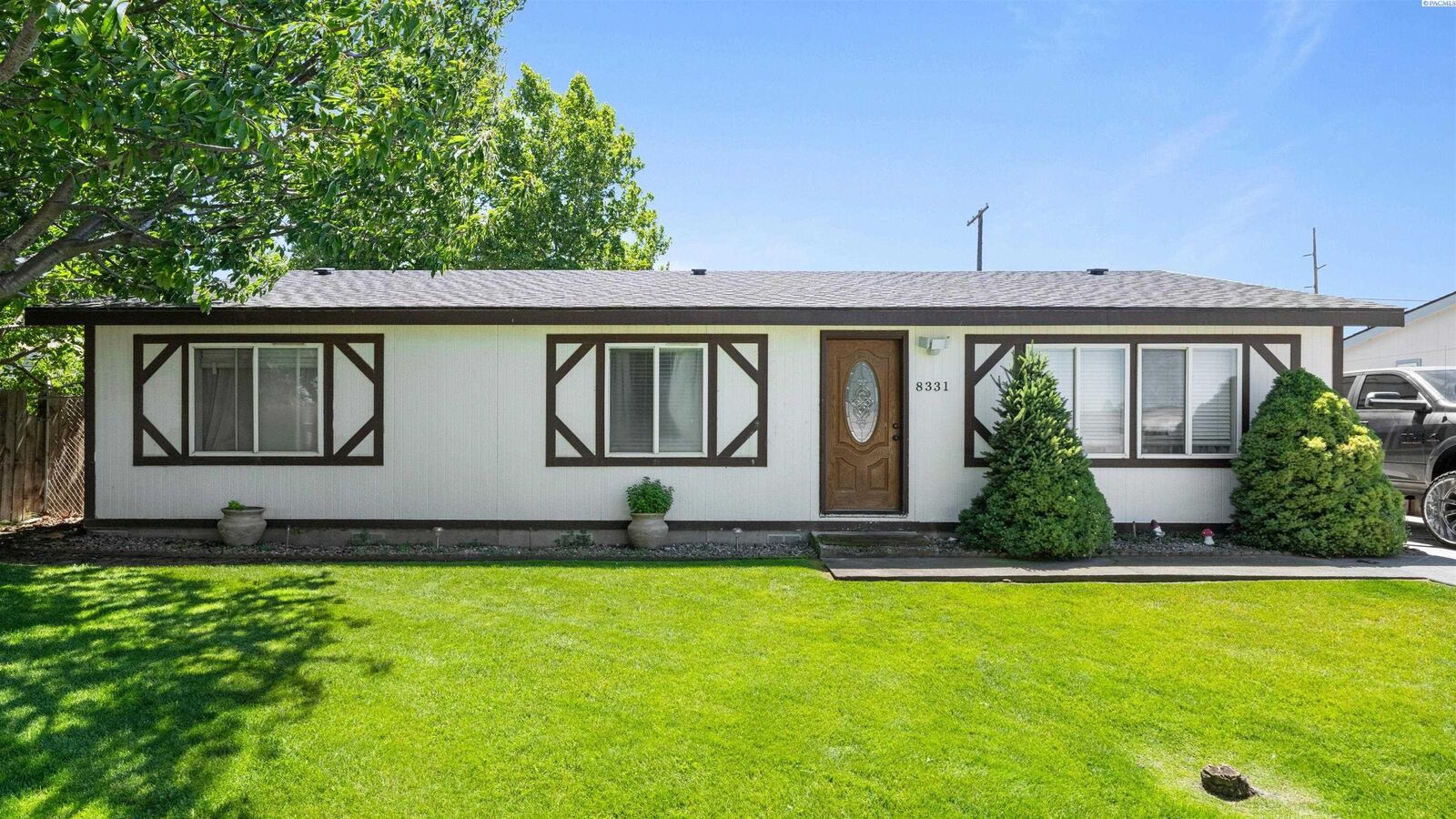 Property Photo:  8331 W Yellowstone Ave  WA 99336 