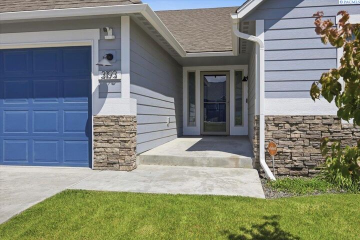 Property Photo: 3193 S Edison Ct. WA 99338