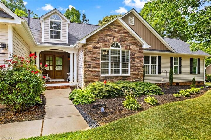 Property Photo:  596 Maple Ridge Circle  NC 28147 