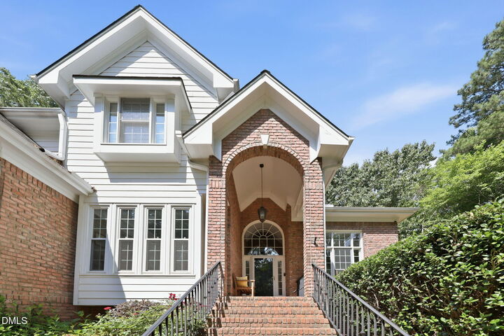 Property Photo:  6 King William Court  NC 27613 