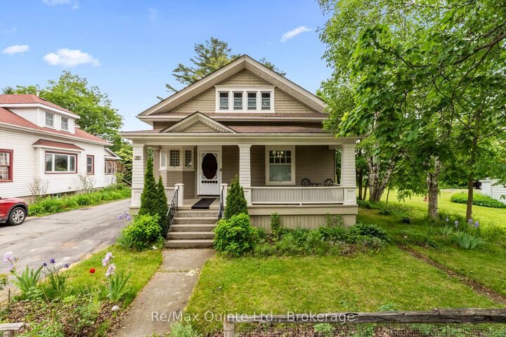 31 Young Street — photo 1