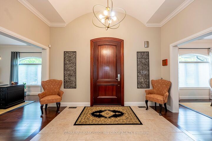 Property Photo: 2 Hilltop Court ON L9X 0H5