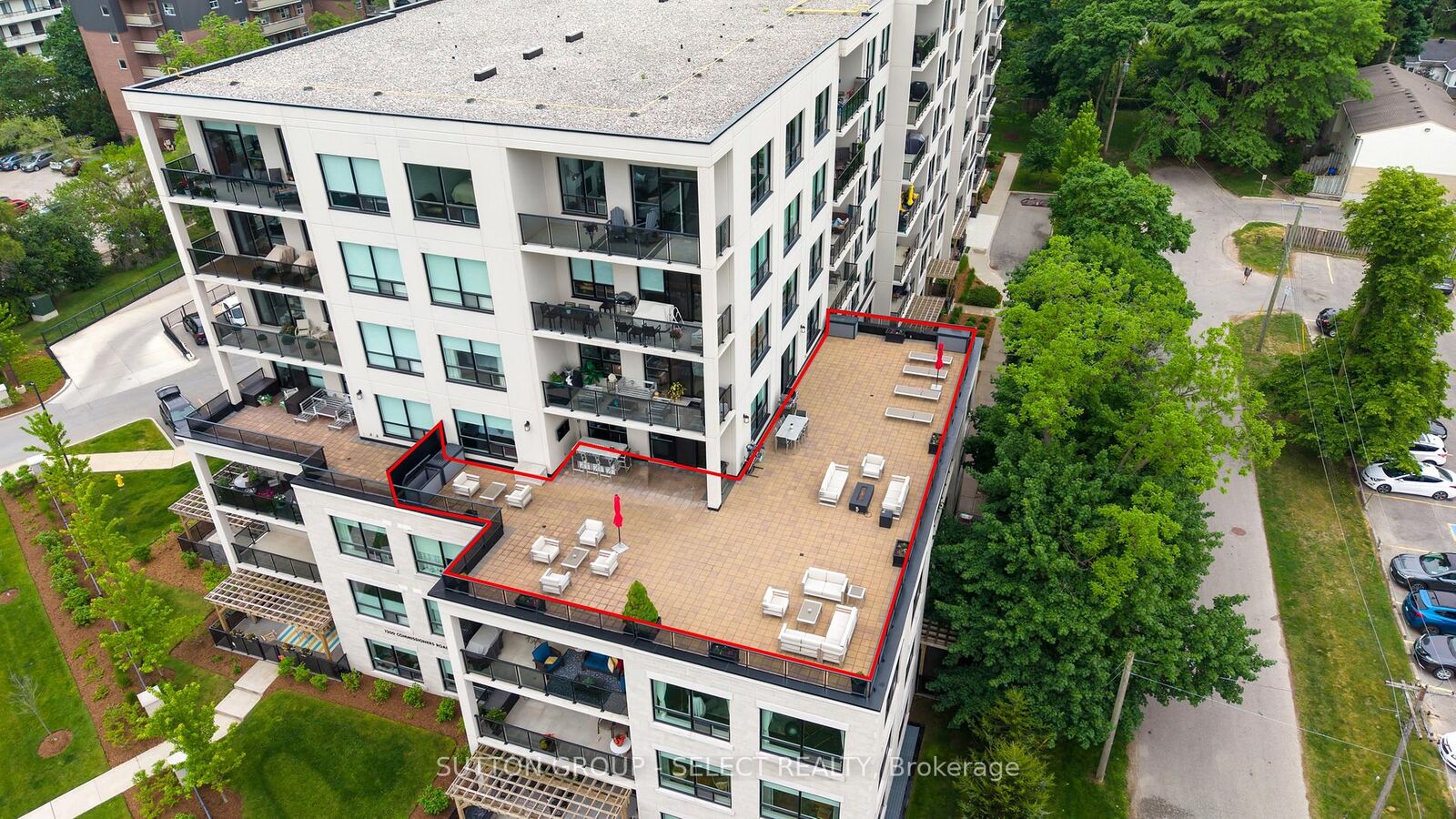 Property Photo: 1200 Commissioners Road W 414 ON N6K 1C7