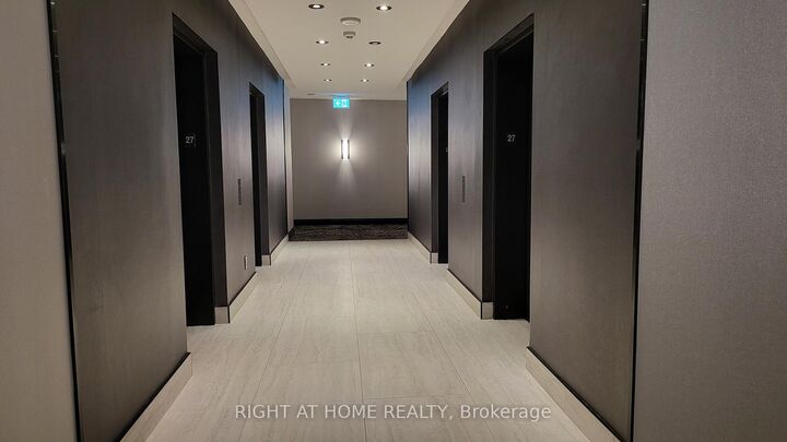 Property Photo: 4080 Living Arts Drive #2708 ON L5B 4N3