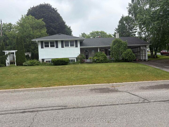 Property Photo: 220 Ireton Street ON K0L 1L0