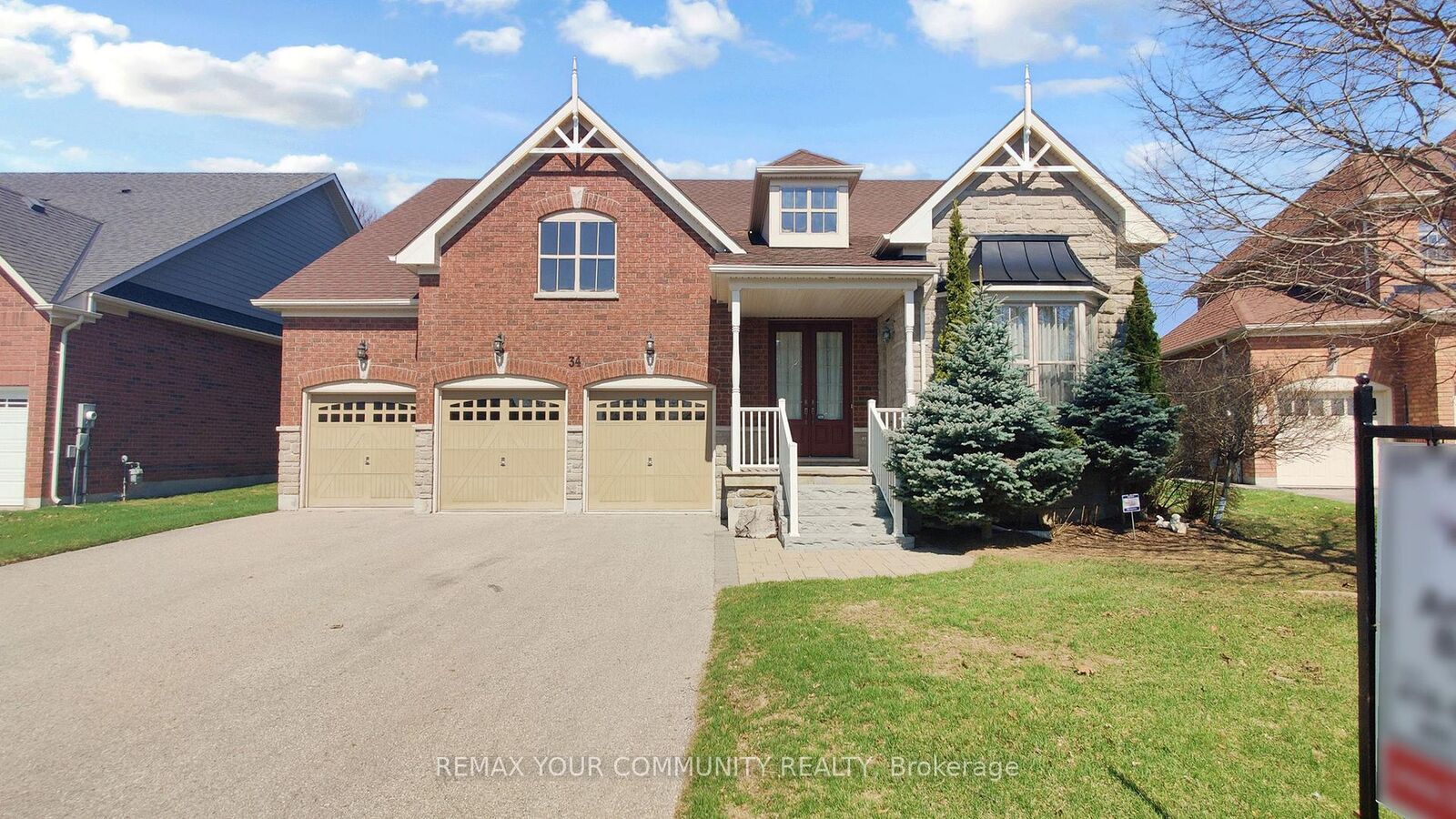 Property Photo: 34 McCandless Court ON L7C 3R6