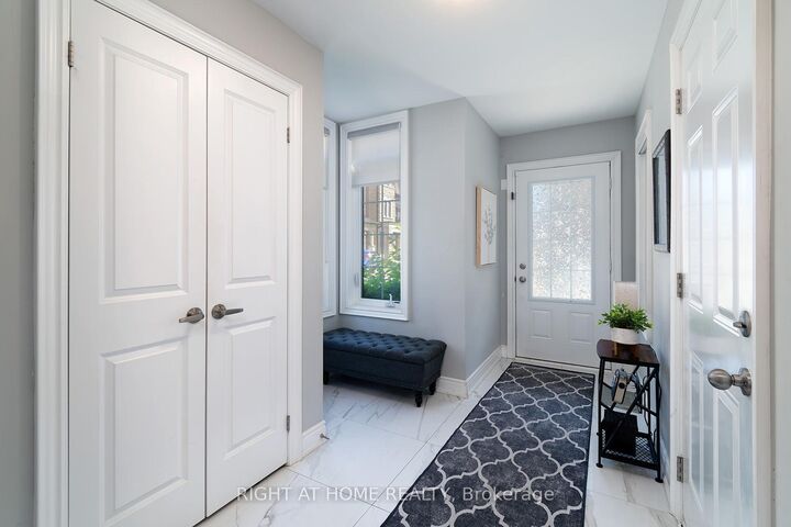 Property Photo: 2 Queen Mary Court ON L4L 0H9
