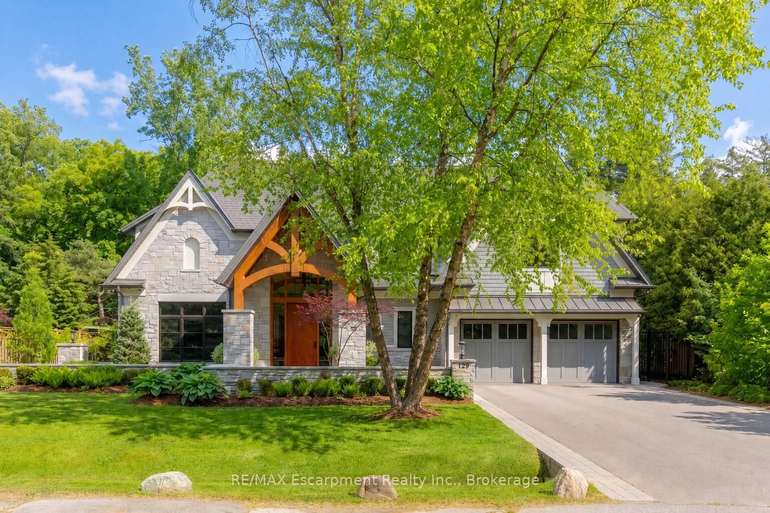 Property Photo: 129 Wolfdale Avenue ON L6L 4R9