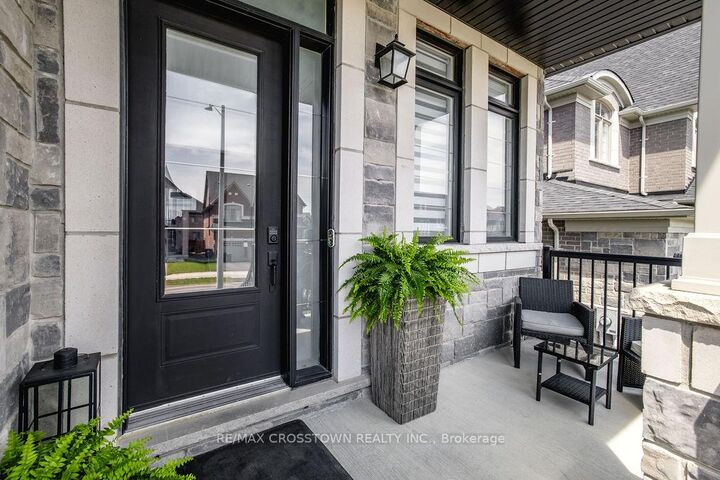 1376 Lawson Street — photo 1