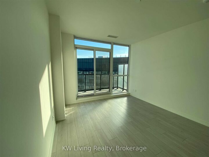 Property Photo: 49 East Liberty Street 1806 ON M6K 0B2