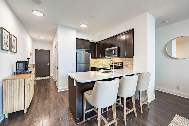 15 Zorra Street 202 — photo 1
