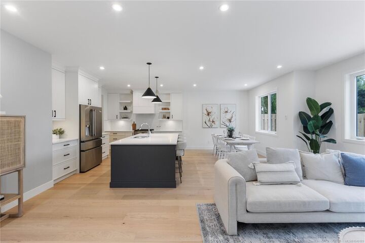 Property Photo: 220 Kamloops Ave BC V8Z 1W5