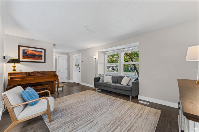 Property Photo:  7268 S Macintosh Ln E  UT 84121 