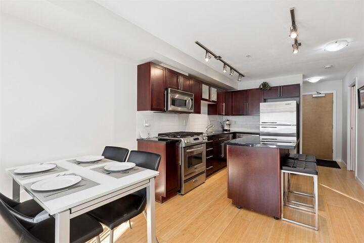 122 E 3rd Street 311 — photo 1