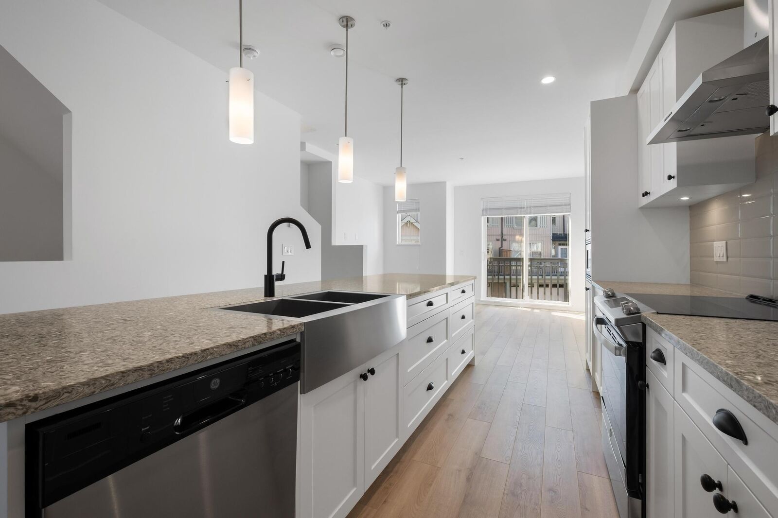 Property Photo: 20487 65 Avenue 21 BC V2Y 3K8