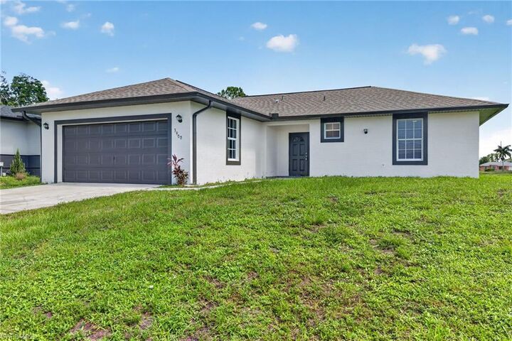 Property Photo:  3900 4th St SW  FL 33976 