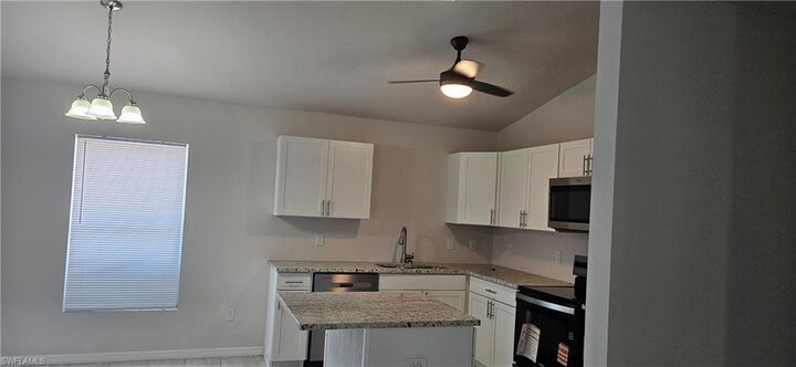 Property Photo: 1329 NE 19th St FL 33909