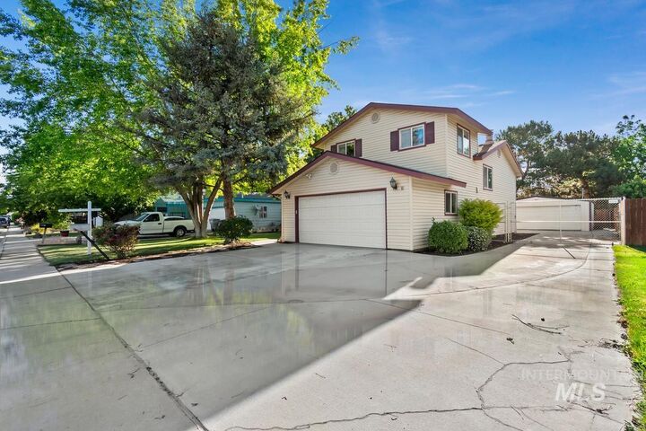 Property Photo: 2330 S Quicksilver St ID 83705