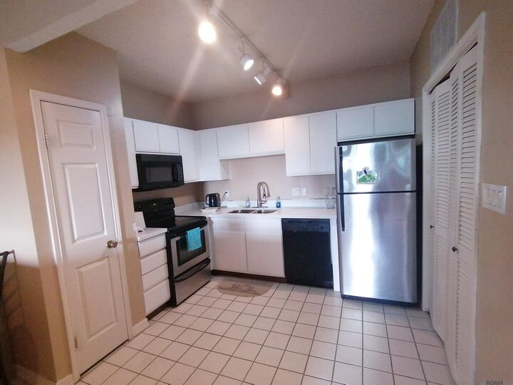Property Photo:  11550 Southfork Ave #609  LA 70816 