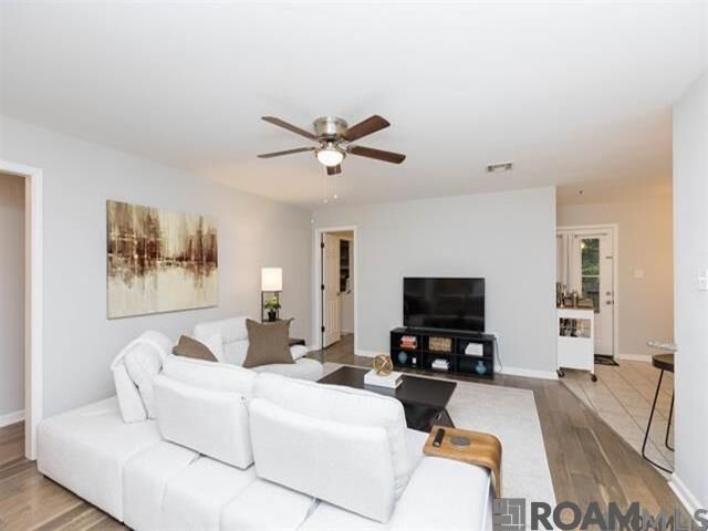 Property Photo: 18634 White Oak Dr LA 70769