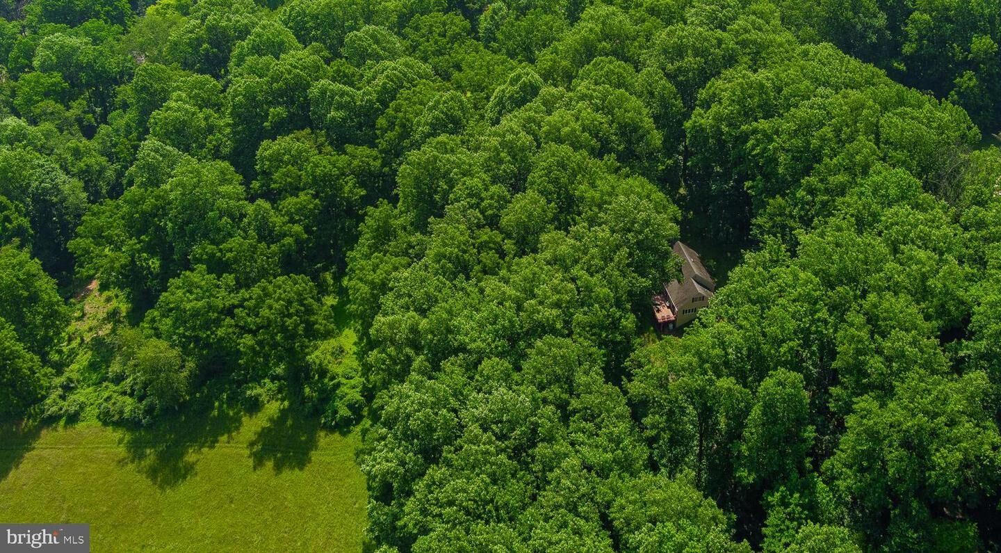 Property Photo:  913 Heather Lane  PA 19460 