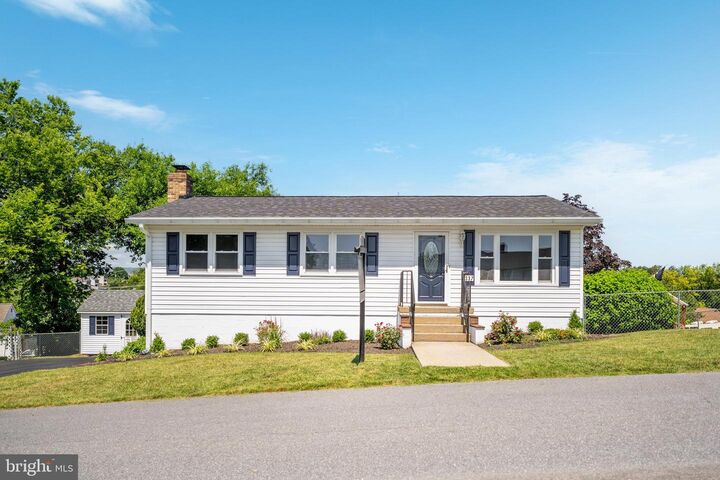 Property Photo: 337 Lee Street VA 22657