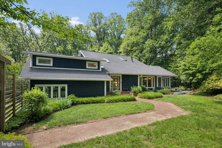 Property Photo:  18 Woodward Court  MD 21136 