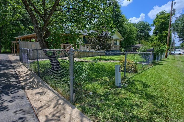 Property Photo: 914 Thelma Street AR 72015